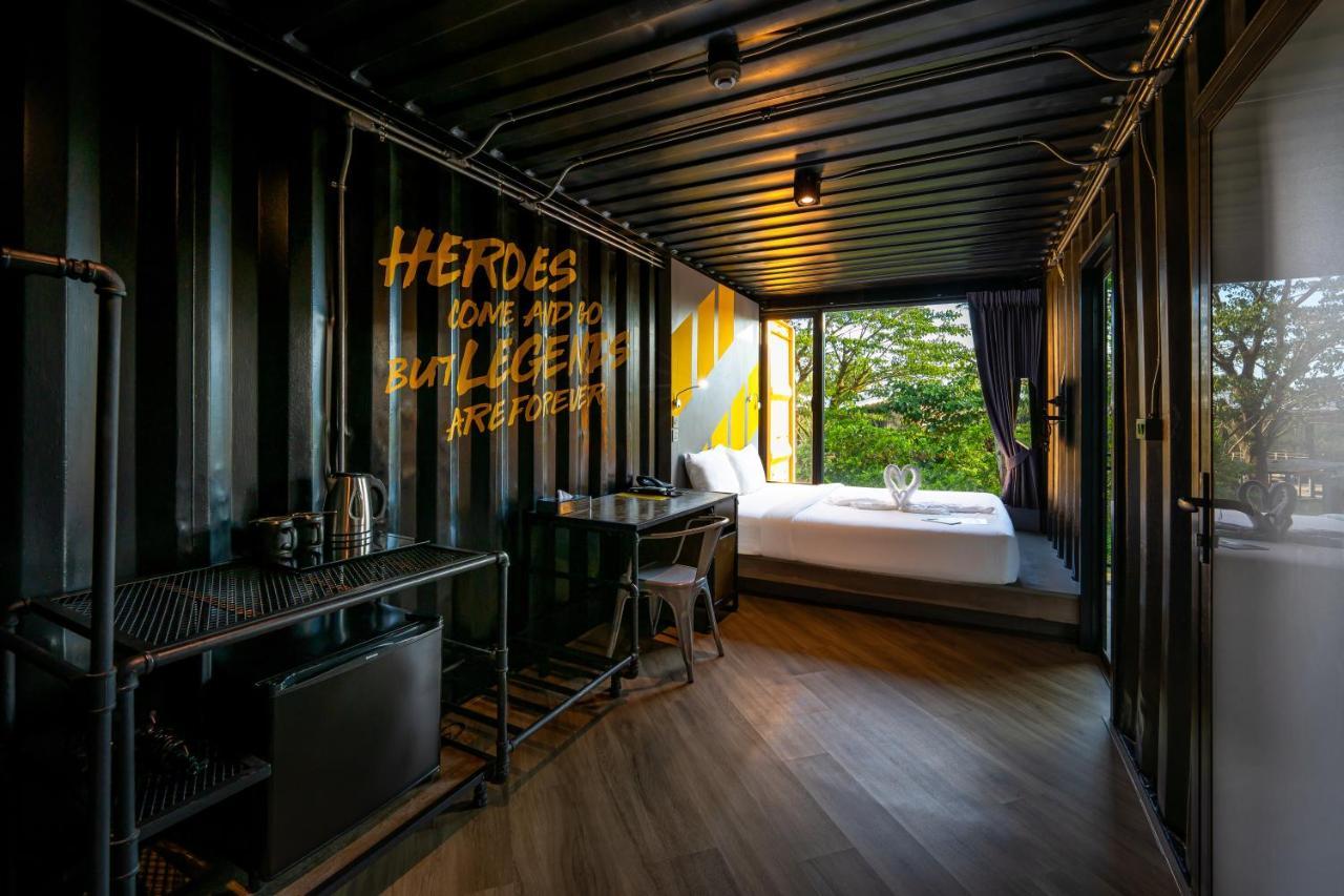 Hivetel Hotell Chalong Exteriör bild