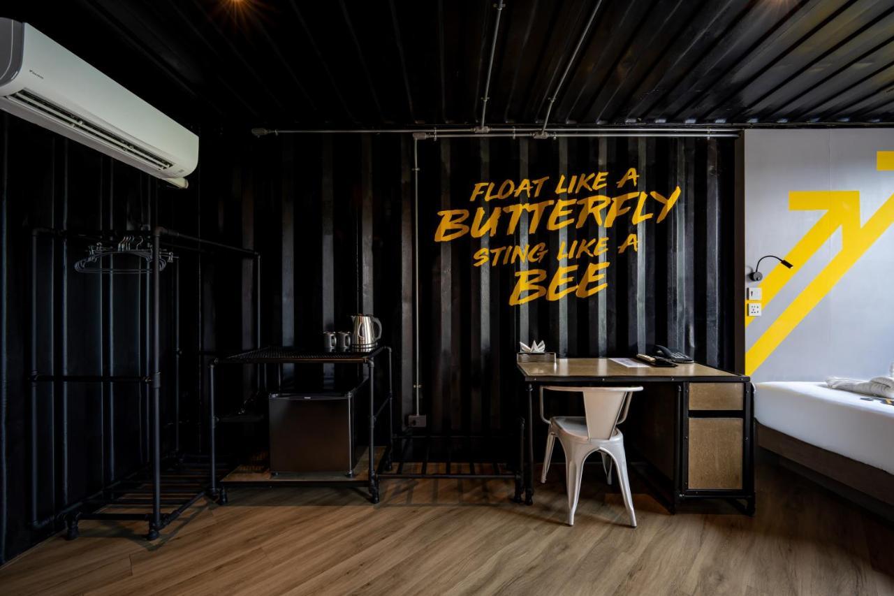 Hivetel Hotell Chalong Exteriör bild