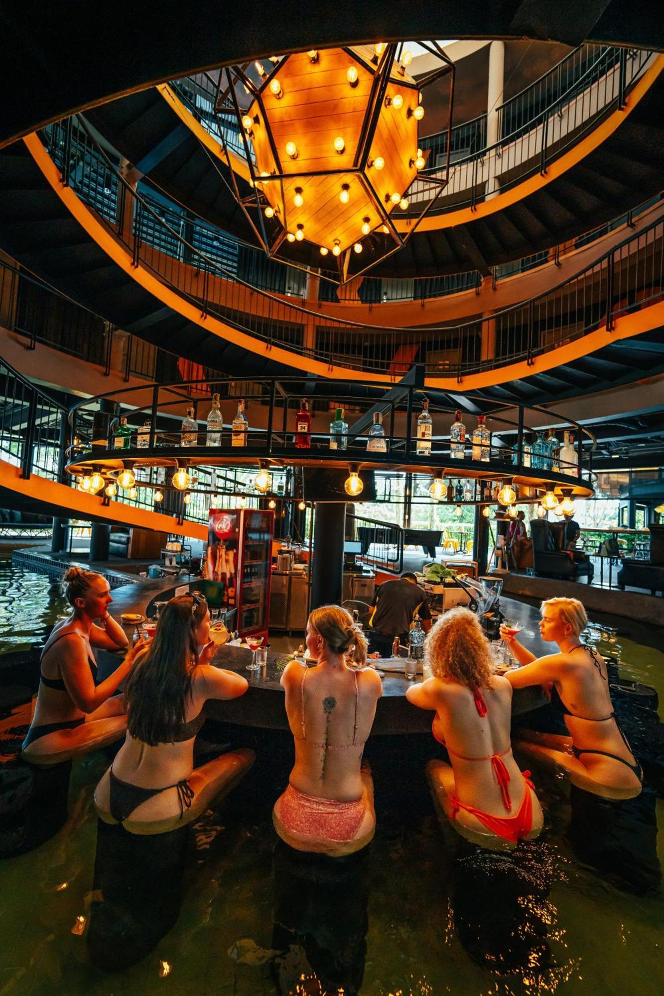 Hivetel Hotell Chalong Exteriör bild