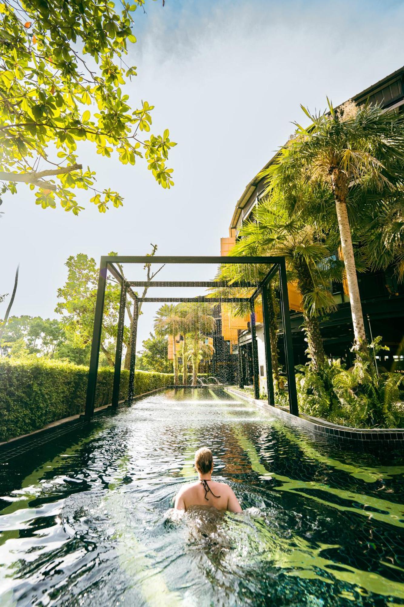 Hivetel Hotell Chalong Exteriör bild